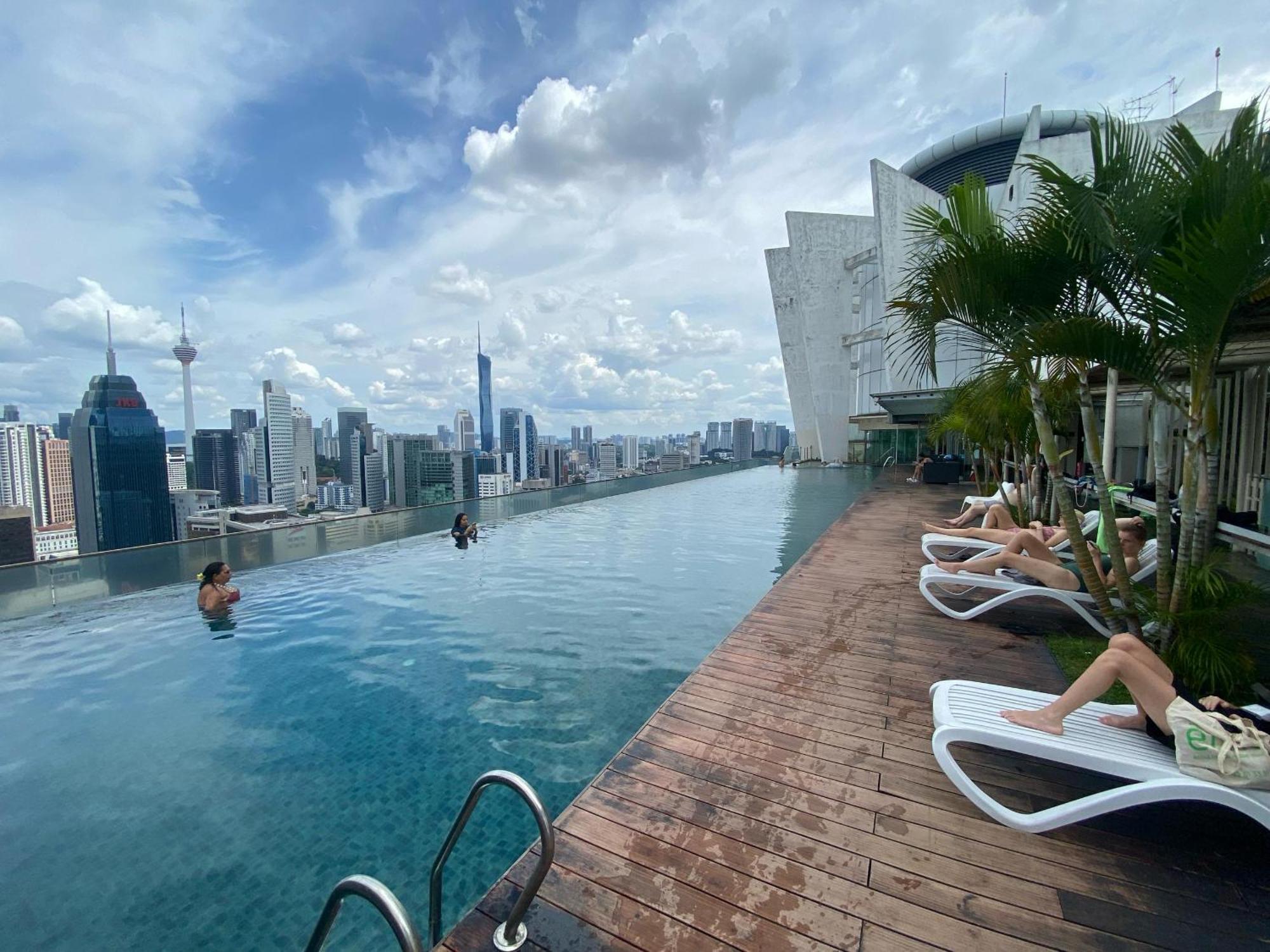 Infinity Skypool Ladies Hostel - Ladies Only Kuala Lumpur Exterior photo